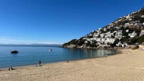 Apartamento Vista Mar Y Parking En Roses