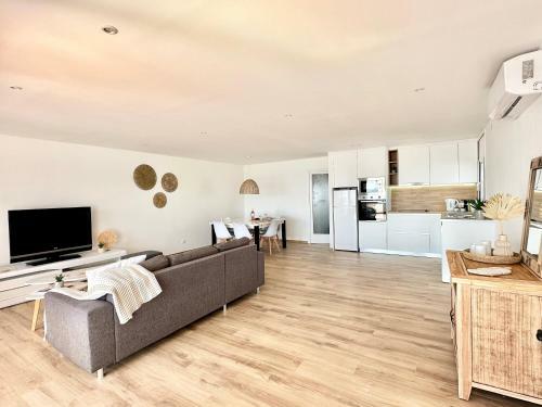Apartamento Canyelles - Santa Barbara Sea View