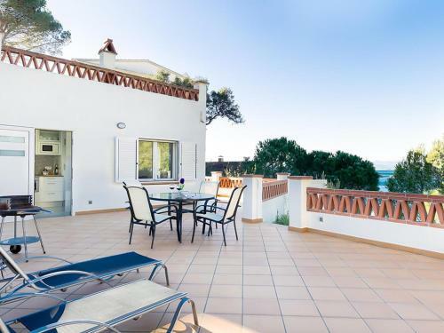 Casa Roses, 2 Dormitorios, 5 Personas - Es-228-113