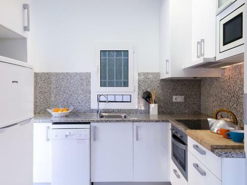 Casa Roses, 2 Dormitorios, 5 Personas - Es-228-113