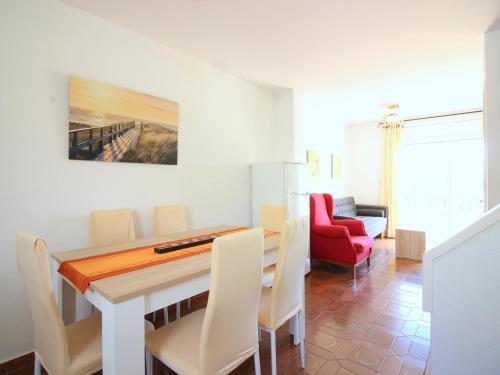 Casa Roses, 2 Dormitorios, 5 Personas - Es-228-101