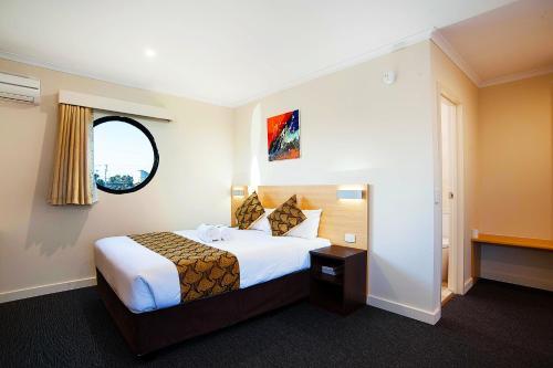Mahoneys Motor Inn
