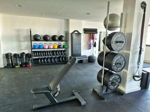 Apartamento Modern Oasis - Pool, Gym & Tennis