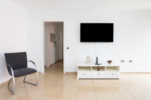 Wide Apartment With Good Location