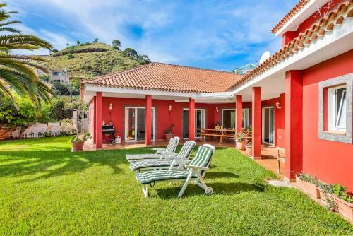 Villa Artigar, Garden, Swimming Pool And Bbq.