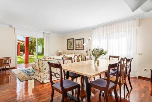 Villa Artigar, Garden, Swimming Pool And Bbq.
