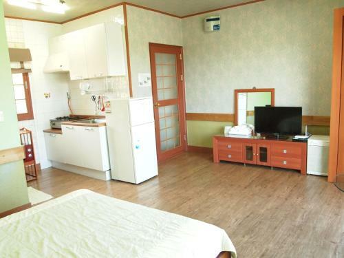 Happy House Pension
