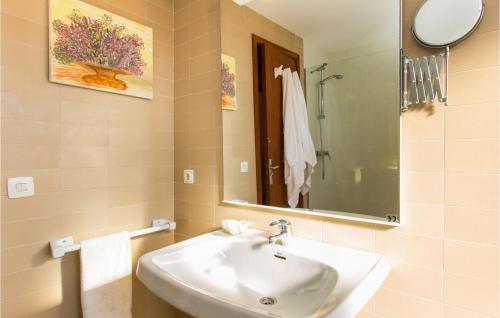 Nice Home In Portocolom With Outdoor Swimming Pool