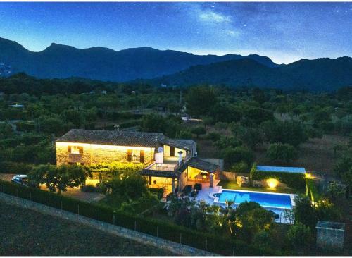 Superb Pollensa Villa - 5 Bedrooms - Villa Fiorever - Mountainside Views - Pool Table