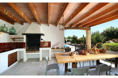 Superb Pollensa Villa - 5 Bedrooms - Villa Fiorever - Mountainside Views - Pool Table