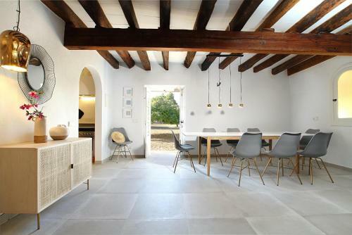 Superb Pollensa Villa - 5 Bedrooms - Villa Fiorever - Mountainside Views - Pool Table