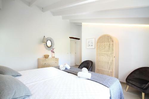 Superb Pollensa Villa - 5 Bedrooms - Villa Fiorever - Mountainside Views - Pool Table