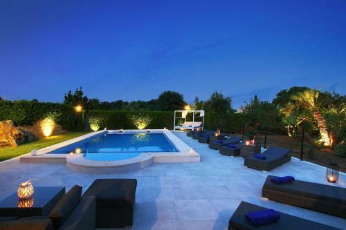 Superb Pollensa Villa - 5 Bedrooms - Villa Fiorever - Mountainside Views - Pool Table