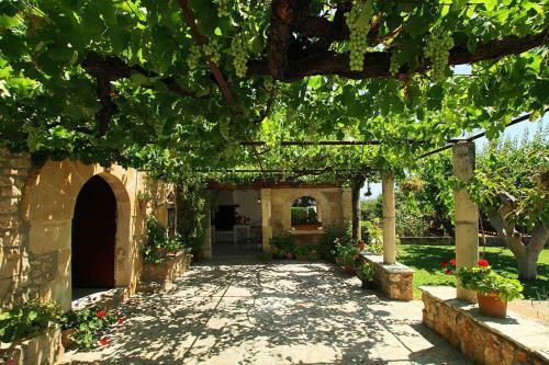 Superb Pollensa Villa - 5 Bedrooms - Villa Fiorever - Mountainside Views - Pool Table