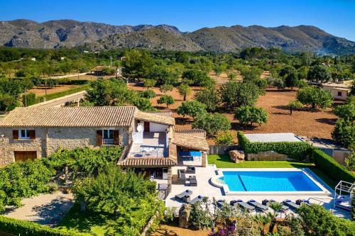 Superb Pollensa Villa - 5 Bedrooms - Villa Fiorever - Mountainside Views - Pool Table