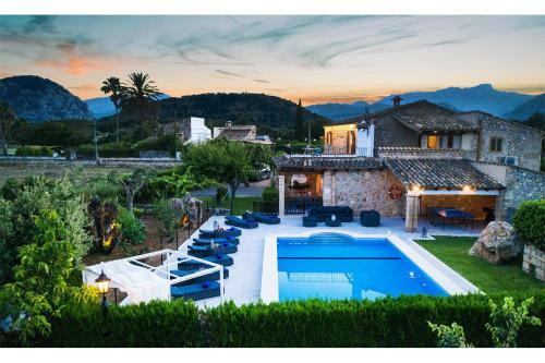 Superb Pollensa Villa - 5 Bedrooms - Villa Fiorever - Mountainside Views - Pool Table