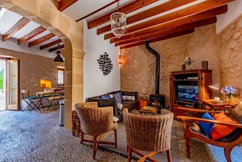 Sienna Townhouse - Charming House Central Pollenca Old Town