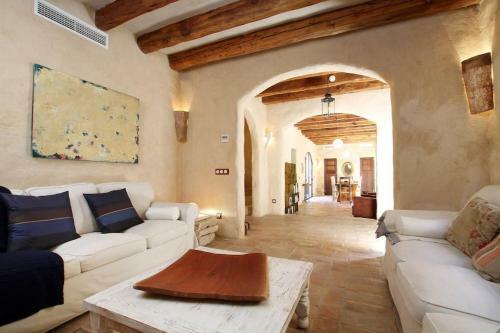 Stunning Pollenca Townhouse