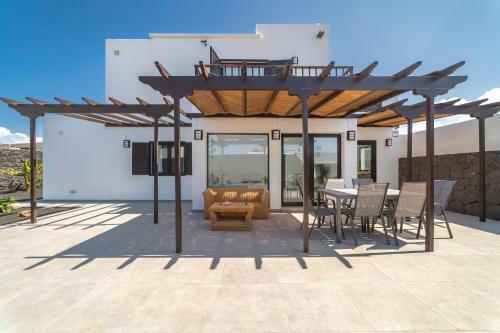 Casa Oasis Del Sol, Pr�vate Villa In Playa Blanca