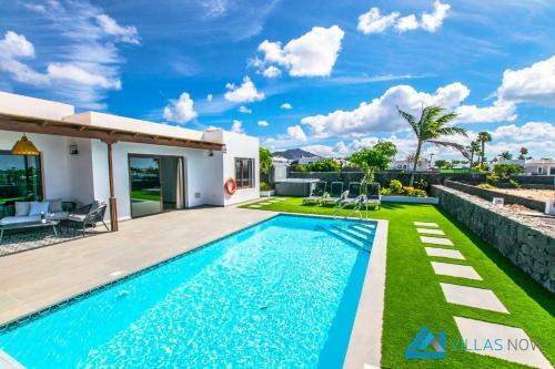 222 - Villa Noches de Luna By Villas Now Ltd