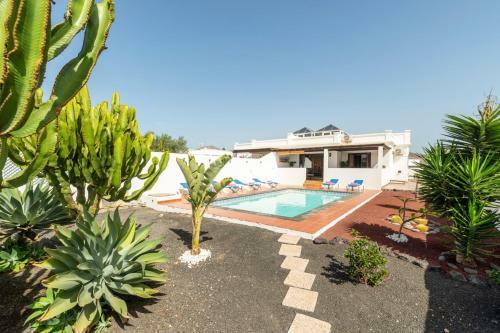 Villa Tropical By Villa Plus