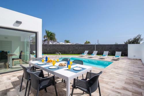 Villa La Nueva By Villa Plus