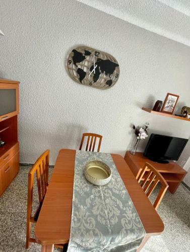 Apartamentos Ismael. Isabel