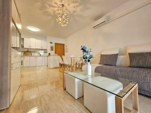 Poblet Nou Apartamento En Font Nova Pe��scola