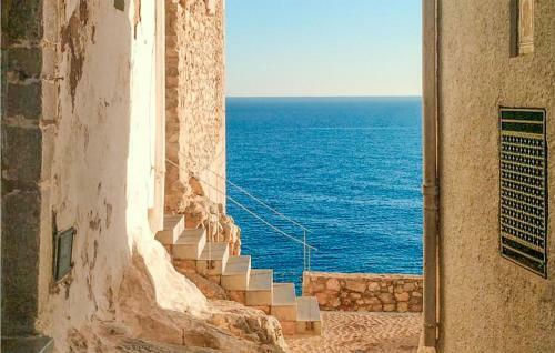 Nice Home In Pescola With Wifi And 2 Bedrooms