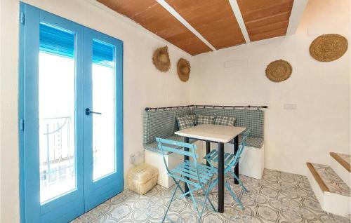 Nice Home In Pescola With Wifi And 2 Bedrooms