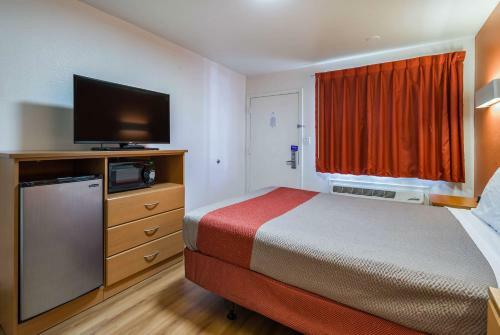 Motel 6 Concord