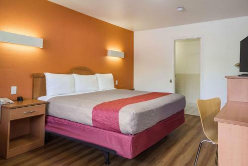 Motel 6 Concord