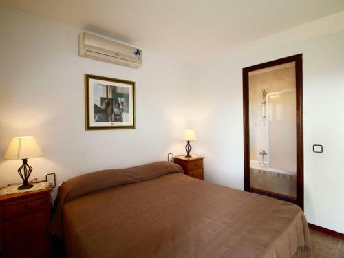 Casa Pau, 4 Dormitorios, 8 Personas - Es-258-71