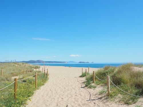 Apartament A Pals, Amb Piscina, Platja A 1 Minut