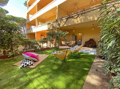 Apartamento Golf Beach House, D�plex Con Jardin En Pals