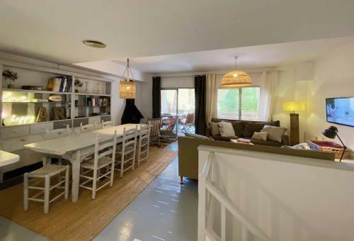 Apartamento Golf Beach House, D�plex Con Jardin En Pals