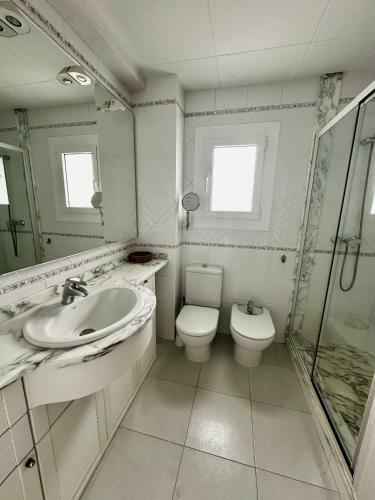 Apartamento Con Piscina Y Vistas Al Mar