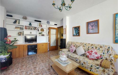 Awesome Apartment In Oropesa With Kitchen