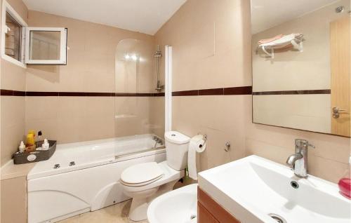 Stunning Apartment In Oropesa With House Sea View