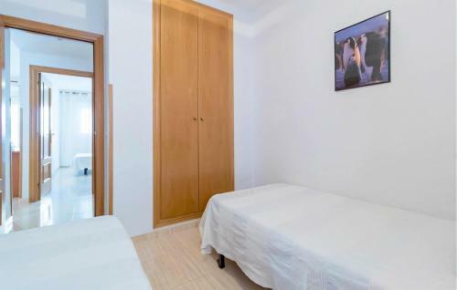 Stunning Apartment In Oropesa Del Mar With Wi-fi