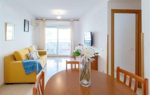 Stunning Apartment In Oropesa Del Mar With Wi-fi