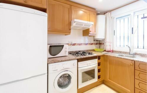 Stunning Apartment In Oropesa Del Mar With Wi-fi