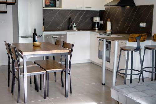 Casa Luna Rural Con Piscina Y Jard�n
