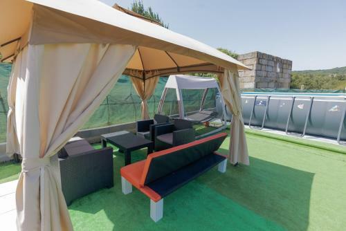 Casa Luna Rural Con Piscina Y Jard�n