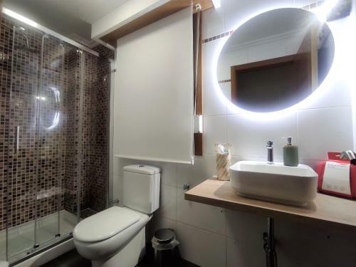 Apartamento 2a. Dos Dormitorios Y Balcones En El Casco Viejo.