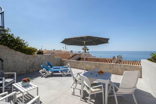 Wonderful House Just Above The Sea