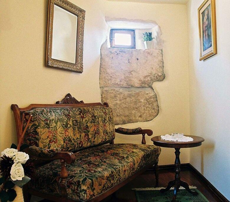 Hotel Peristil