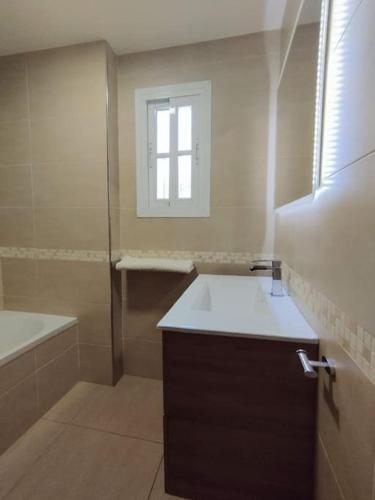 First Beach Line Apartment With 3 Bedrooms And Parking, Nerja