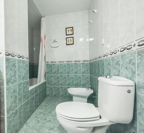 Apartamento Spacious 4 Bedroom With Parking In Town Centre, Nerja