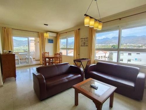 Apartamento Spacious 4 Bedroom With Parking In Town Centre, Nerja